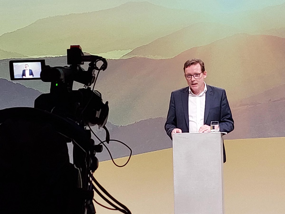 BVEG_de's tweet photo. "Es ist unsere gesamtgesellschaftliche Aufgabe, in dieser politisch äußerst kritischen Situation für die #Energieversorgung, auch den #Klimaschutz und die Bezahlbarkeit von #Energie fest im Blick zu behalten", betont @MoehringBVEG.#Erdgas #Erdöl #Geothermie #Versorgungssicherheit https://t.co/txUeG2AhJS