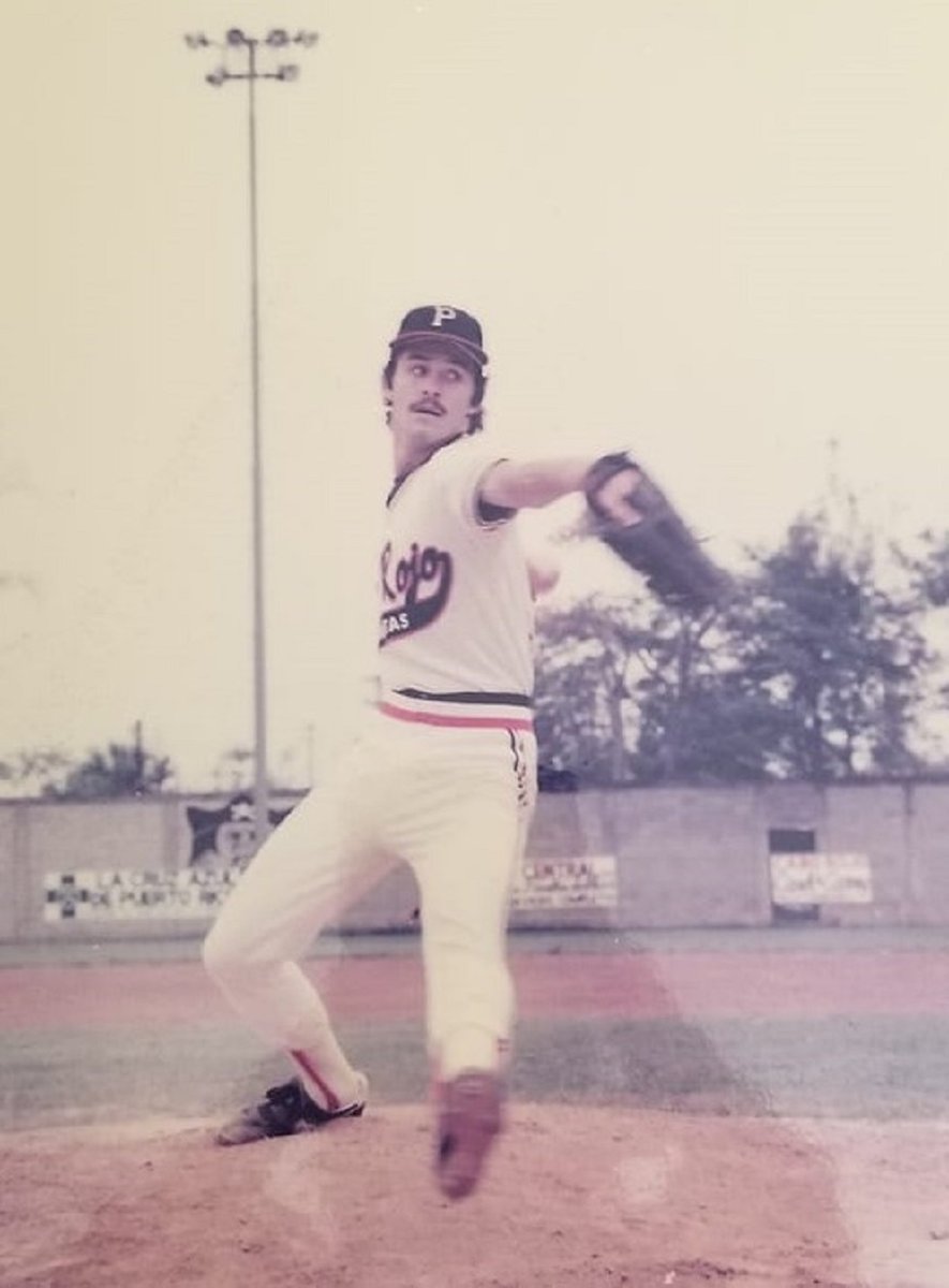 uriartecarlos1's tweet photo. 30 de marzo 1986 - Norman Aguilar de Cabo Rojo impuso una marca en la Doble A de entradas lanzadas sin permitir carreras limpias al llegar a 53 en serie regular, trabajó 10 entradas en 0 frente a Santa Isabel fue relevado en la entrada 11, los Potros ganaron 3 a 2 en 12 entradas. https://t.co/j5t2GwIDQn