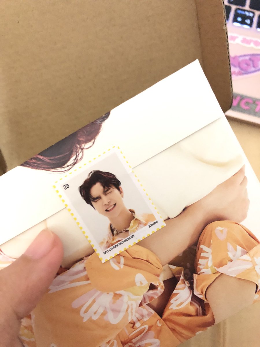 sushincoke's tweet photo. Omg even the freebies are johnny themed 😭😭😭 so cute!!!! Great service and definitely will purchase again hehe @YY000323 #YYFeedbacks https://t.co/lNnqu1aglz