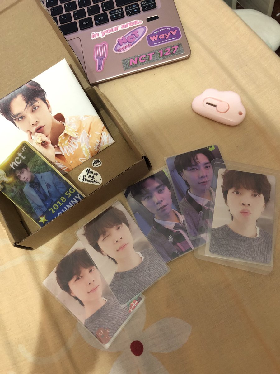 sushincoke's tweet photo. Omg even the freebies are johnny themed 😭😭😭 so cute!!!! Great service and definitely will purchase again hehe @YY000323 #YYFeedbacks https://t.co/lNnqu1aglz