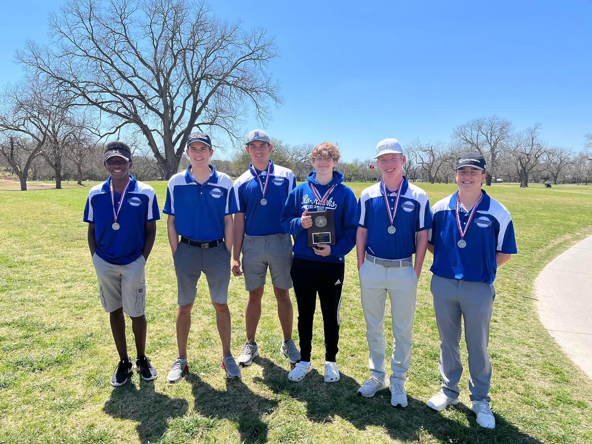ortiz_e39's tweet photo. Congratulations to these golfers who are moving on to REGIONALS!!! ⚡️ ⚡️ #FlyFightWin #RoHawks https://t.co/ZYcqkrNlU6