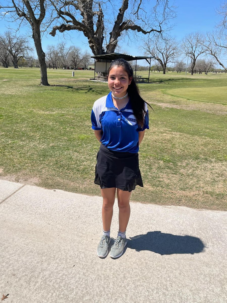 ortiz_e39's tweet photo. Congratulations to these golfers who are moving on to REGIONALS!!! ⚡️ ⚡️ #FlyFightWin #RoHawks https://t.co/ZYcqkrNlU6