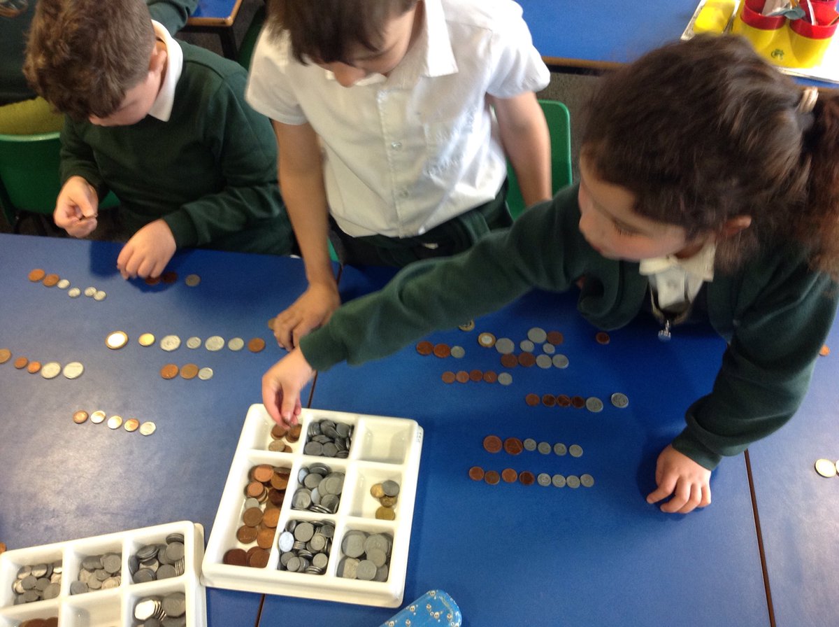 TGPS_NorthLincs's tweet photo. Year 3 have been combining coins to make different amounts and seeing how many different ways they can make them. #TGPSMaths https://t.co/IeUAO39P75