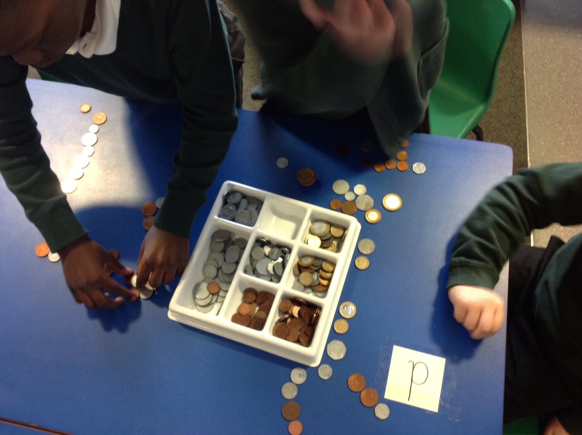 TGPS_NorthLincs's tweet photo. Year 3 have been combining coins to make different amounts and seeing how many different ways they can make them. #TGPSMaths https://t.co/IeUAO39P75
