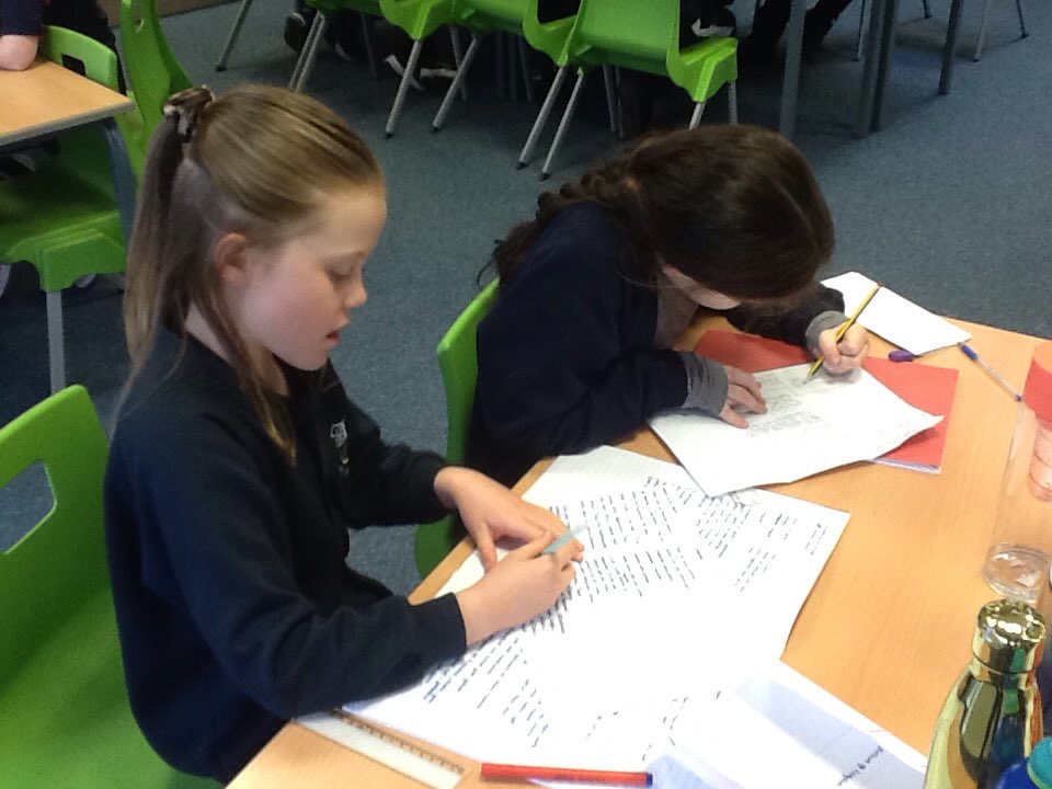 Class10JR1's tweet photo. The children have worked really hard this morning to create information leaflets all about insects. #English #Science https://t.co/dAE9WVxBK8