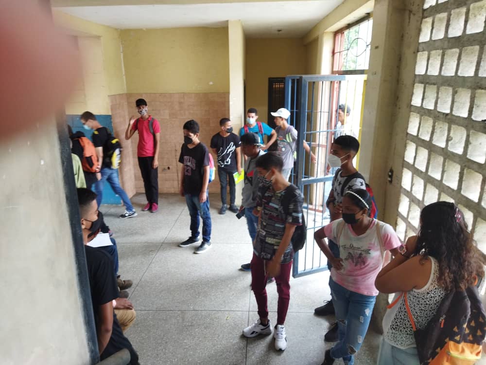 uptpc_oficial's tweet photo. Nuestros nobles estudiantes esperanzados en su educación, en espera de su charla informativa, https://t.co/kpngPsHfGC