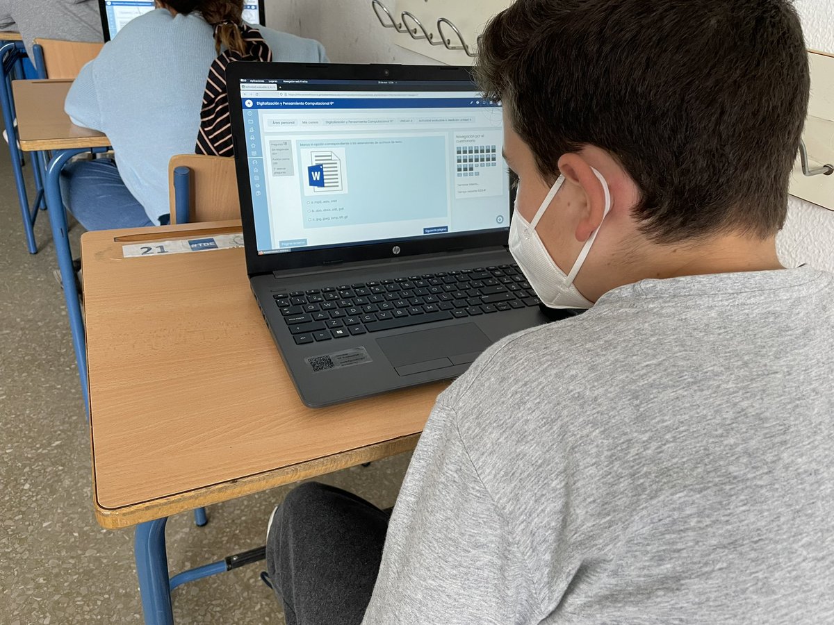SofiaCeip's tweet photo. Maravillosa herramienta de evaluación la de los cuestionarios en Moodle Centros. Nuestro alumnado es el primero que nos enseña y descubre. Seguimos ... https://t.co/KEOLkcUbTV