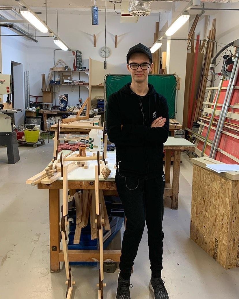 SotonForward's tweet photo. A new exhibition created by Fine Art students from Solent University will launch in Guildhall Square on Sat 2nd April, until Wed 6th April 2022. ‘Connections’, will be exhibited in re-purposed shipping containers, with visitors invited to walk around and get close to the art!🎨 https://t.co/vL2rBIdQAh