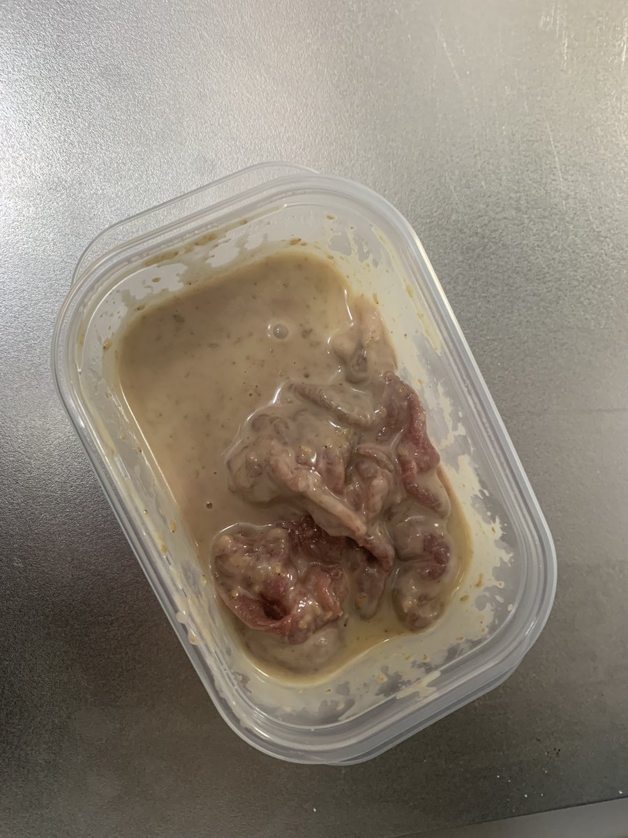 オモコロで見たやつをすぐ実践した夕飯
その場のノリで夕飯を決めている 