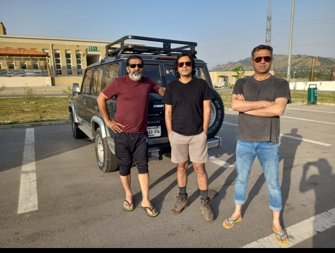 afiasalam's tweet photo. Announcing the commencement of the #ExpeditionIndus today. God Speed and safe travel wishes for the #rafting team that is attempting coverage of the #IndusRiver from #Olding where it enters from #Ladakh right down to #KetiBunder where it drains into the #ArabianSea. 1/2 https://t.co/HzFFgoso35