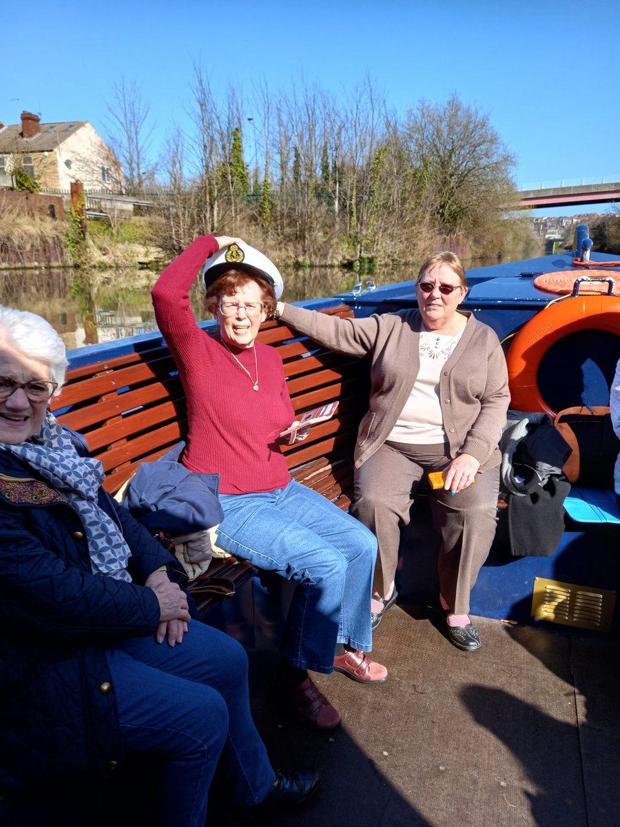 _bfriend's tweet photo. Hold on to your hats, everyone ⚓. Our #Doncaster Social Club took a trip down the canal with our friends at @LockSwinton recently. On the lookout for wildlife &amp; wobbly waves. Super day out! https://t.co/wsxYbZNrk3