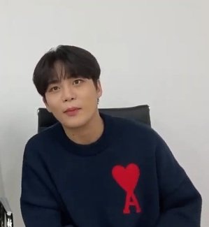 CentralATEEZBR's tweet photo. YT LIVE |

#JONGHO disse que quando você está em crise, ele acha que você deve acreditar em si mesmo e fazer o que você faz até o fim sem desistir, porque se você desistir, isso será o fim de tudo aquilo que você fez até agora. +

cr: sandorokis
@ATEEZofficial #ATEEZ #에이티즈 https://t.co/fo55VD37GY