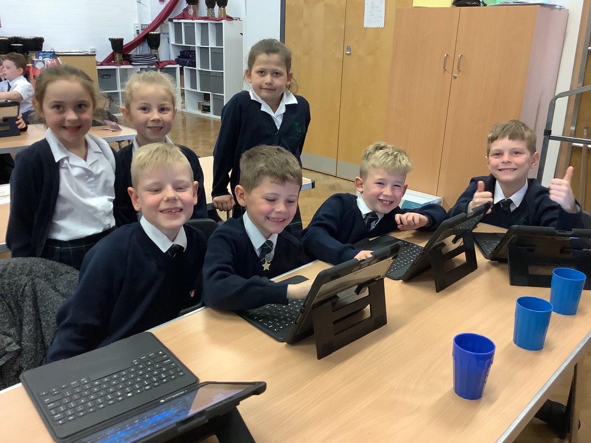VIPSAylesford's tweet photo. Accelerated reader reward morning for Years 2,3 and 4. Well done to everyone that reached their targets! Ice poles and biscuits have been well deserved. ❤️ #reading #target #strivingforexcellence #ARreading @AccReader https://t.co/CiDZWpExc6