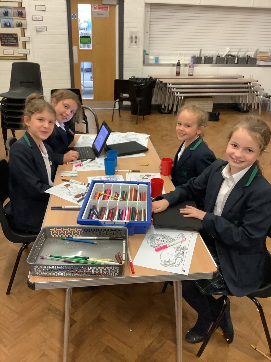 VIPSAylesford's tweet photo. Accelerated reader reward morning for Years 2,3 and 4. Well done to everyone that reached their targets! Ice poles and biscuits have been well deserved. ❤️ #reading #target #strivingforexcellence #ARreading @AccReader https://t.co/CiDZWpExc6
