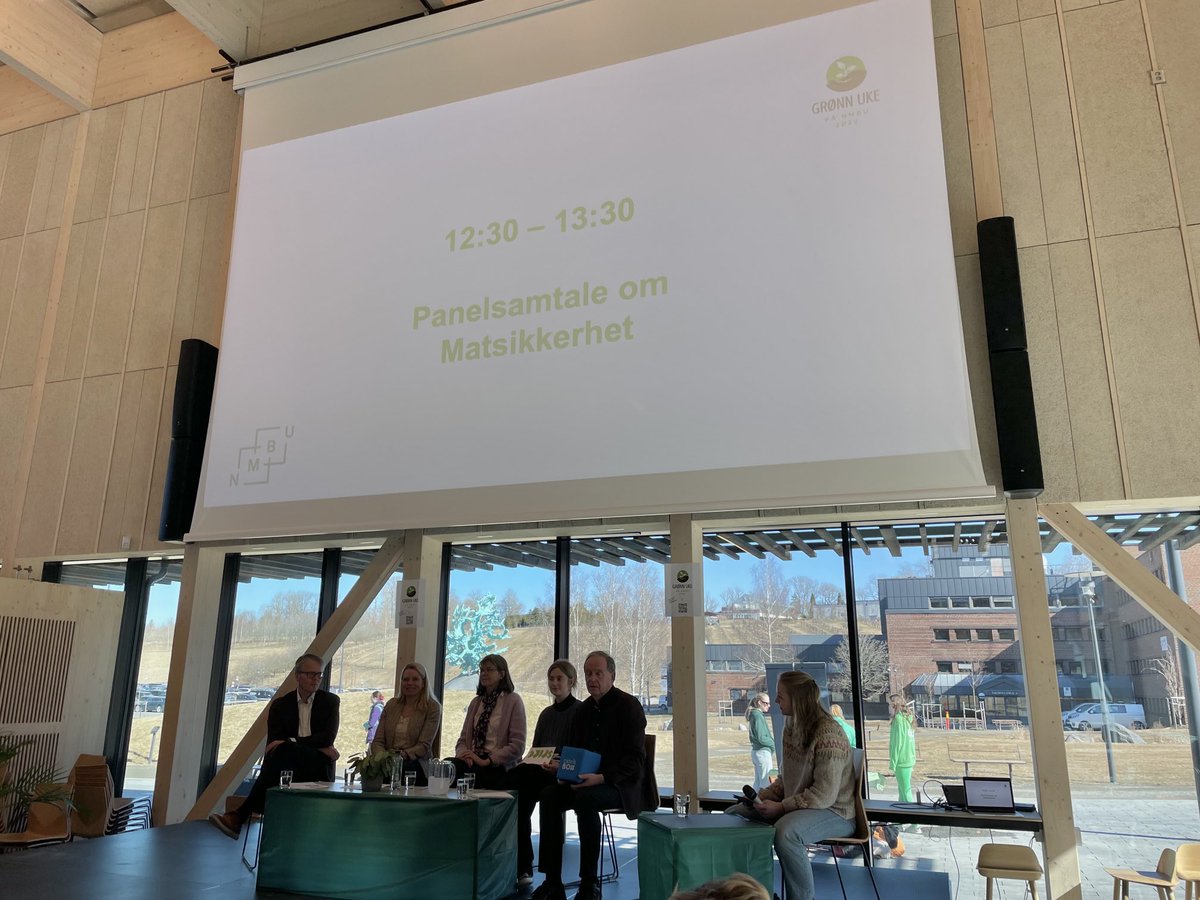 curtrice's tweet photo. Det er Grønn Uke på ⁦@UniNMBU⁩, organisert av våre fantastiske studenter!! I dag er d bl a debatt om matsikkerhet og det er både viktig og spennende! ⁦@AvisenKhrono⁩ ⁦⁦@Universitetavis⁩ https://t.co/FqkZUexoSJ