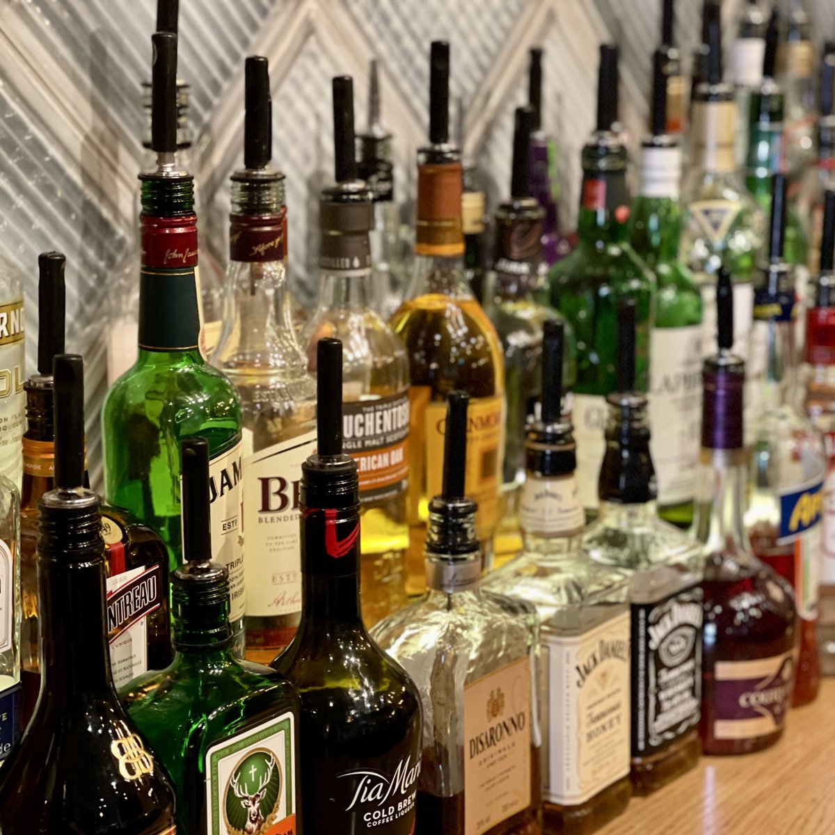 WellingtonWD6's tweet photo. Payday is nearly here! Join us at the Wellington to #celebrate with great #food and a few cheeky #drinks! 

#borehamwood #pub #publife #drink #britishpub #alcohol #spirits #happy #whiskey # #brandy https://t.co/Y5c4yPskyZ