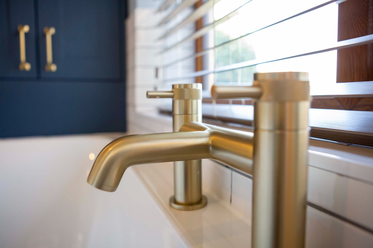 Read how our bathroom designer David, transformed Rod's old bathroom into a luxury, relaxing bathroom with stunning gold brassware bit.ly/35aa6dg @CalypsoBathroom #aqualona #bristolbathrooms #bristol