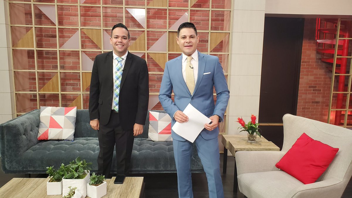 pradmiadsef's tweet photo. En @NoticentroWAPA dialogamos con @JorgeGelpi sobre la creación de un Comité Multisectorial anunciado por @GovPierluisi, junto a la Coalición para la Seguridad Alimentaria aunamos esfuerzos que nos acerca a la meta de participar en el SNAP en igualdad.  #MensajeDeEstado https://t.co/n01OCar52J