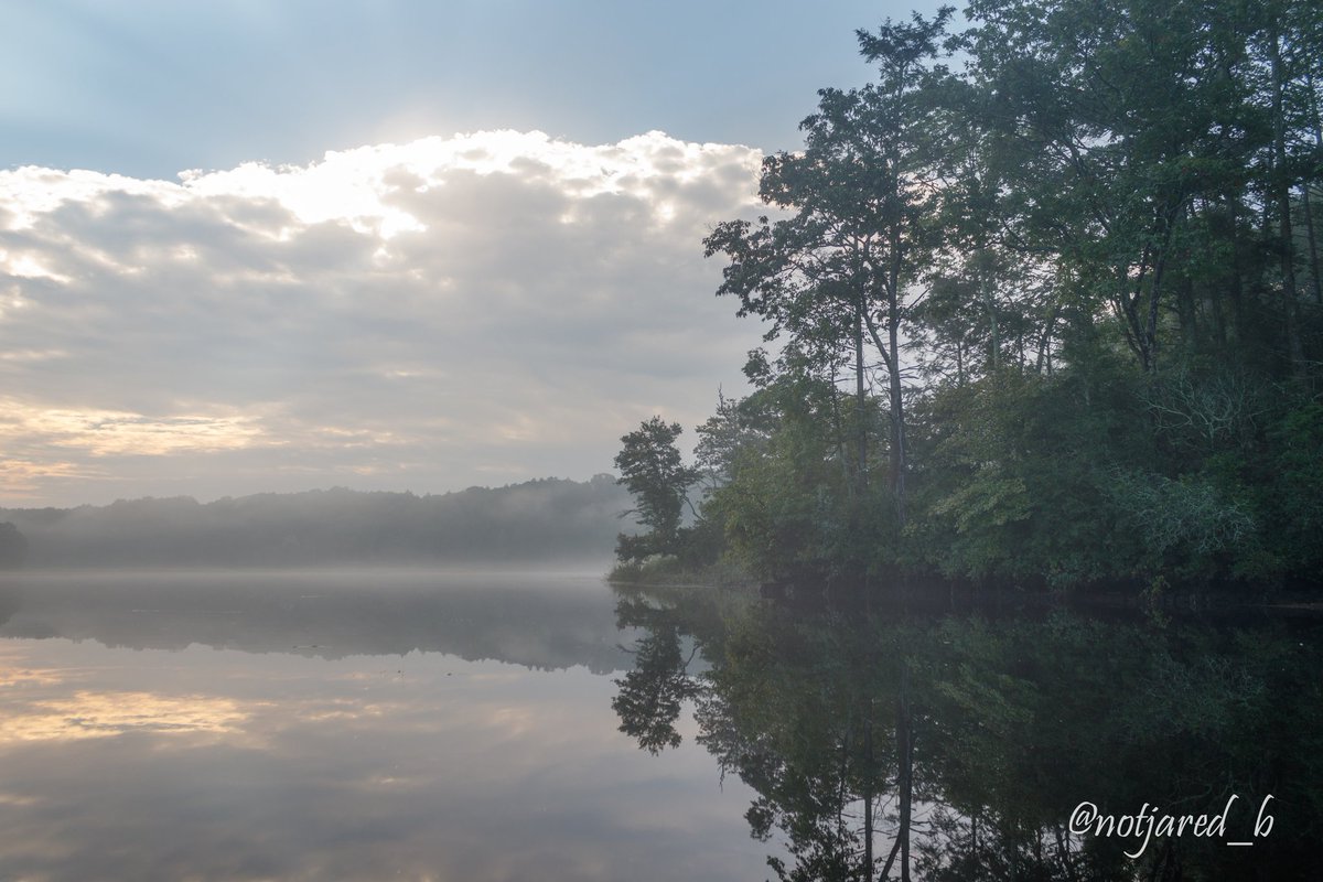 notjared_b's tweet image. Foggy morning on the river. Can't wait to get back out on the water. #marchreflectionchallenge
