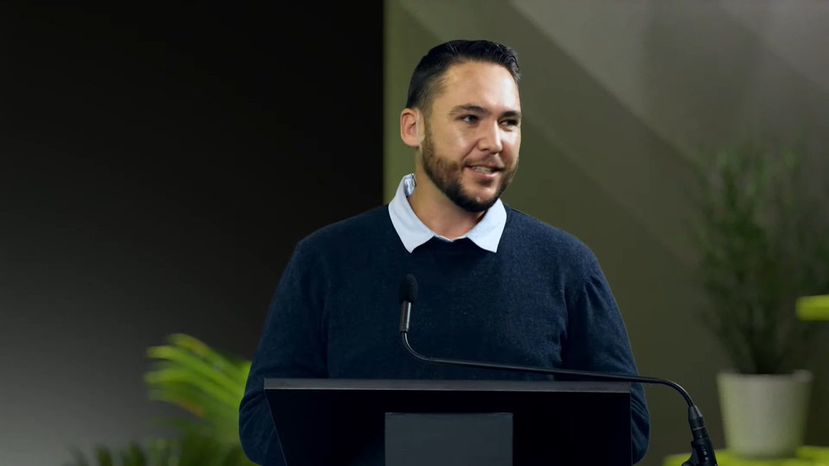 Renowned Journalist and Landbouweekliks presenter, Gerrit Bezuidenhout, <a href="/gezbez20/">Gerrit Bezuidenhout</a>, speaking on responsible journalism in agriculture at the CropLife SA conference, #CropCon22.