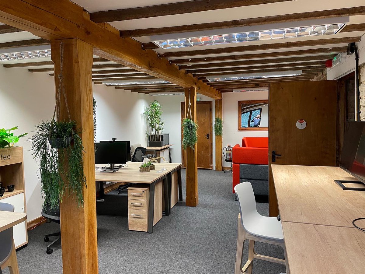 DonovanTraining's tweet photo. Loving the new working space in the Oast studio of our good friends at n-fuze - my home for today https://t.co/YkmZgfSjEa