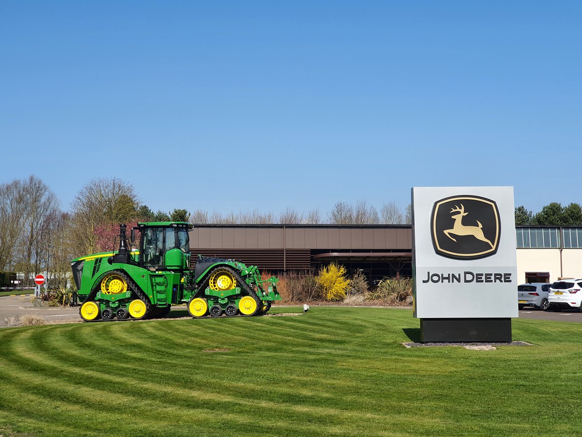 richardriddell's tweet photo. Cracking few days down @JohnDeere Langer.cracking hotel @Belton_Woods Great to get a refresher and learn more about new technology #JohnDeere #golf #turf #golfandturf #nothingrunslikeadeere #linksgolf #muirfield https://t.co/h46lj10aBr