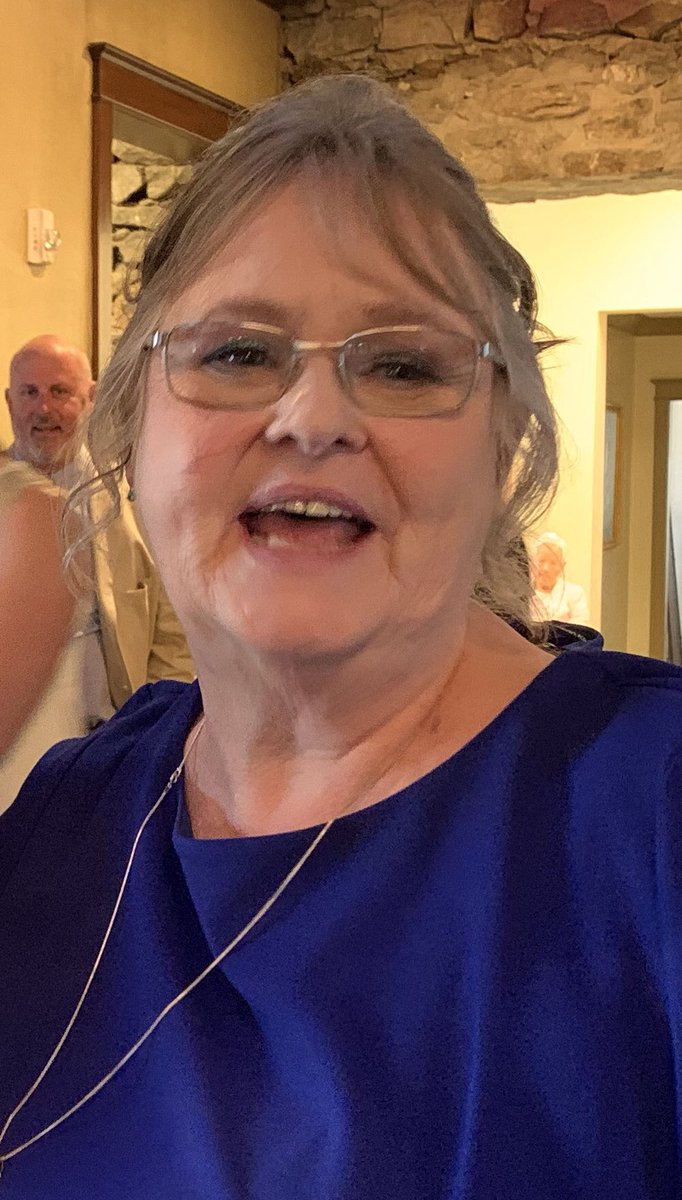 notesfromshell's tweet photo. My Aunt Mary’s teachers would scold her for doodling &amp; drawing when she should have been doing her school work &amp; told her “that will get you nowhere.” Well, did she prove them wrong! Aunt Mary is a very successful artist, teaching classes 4 days a week from her Georgia studio! https://t.co/kf7OtKVgvF