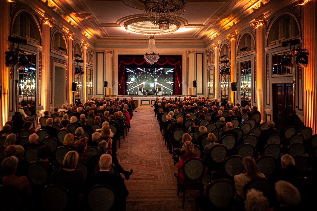 Universal Live tweet media