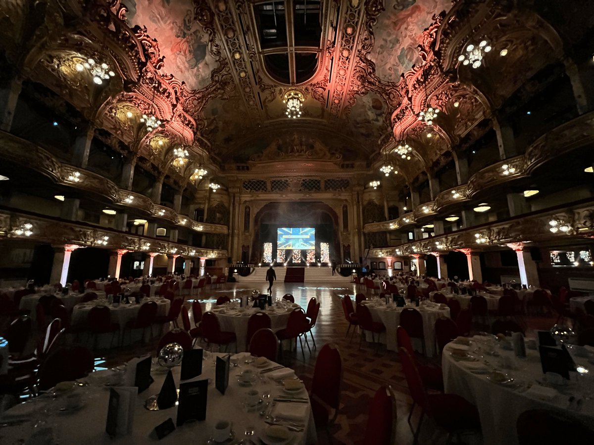 Universal Live tweet media