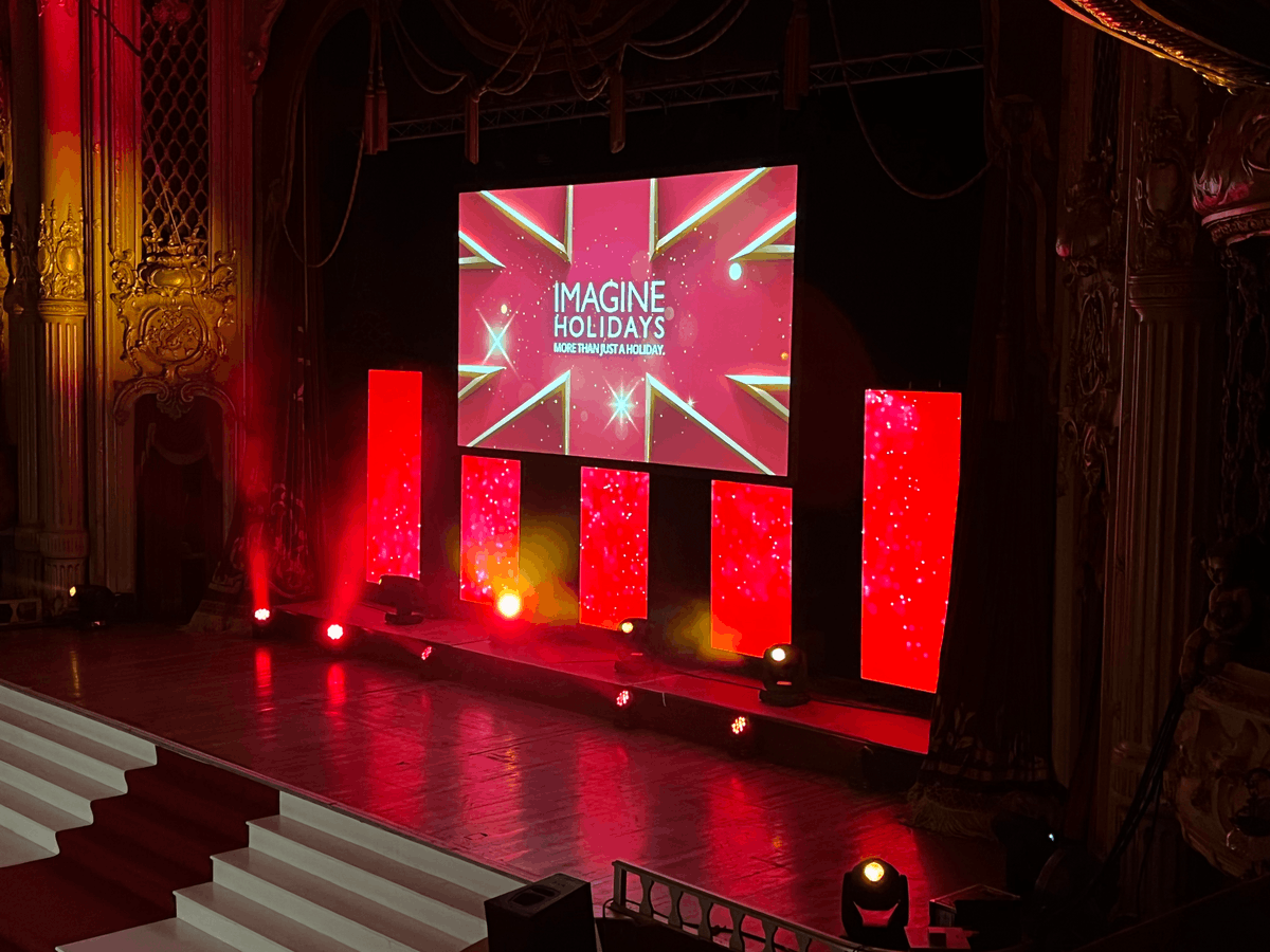 Universal Live tweet media