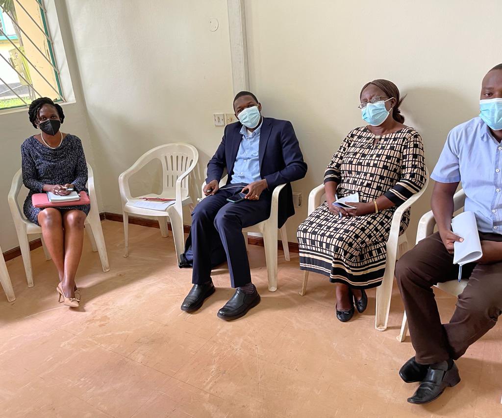 WinnieNambatya's tweet photo. Fruit full meeting with @fredkitutu and the team from Makerere University Hospital under #CwPAMs @ClaireBrandish1 @Maxencia1 @THETlinks @CW_Pharmacists https://t.co/lRRtMioB85