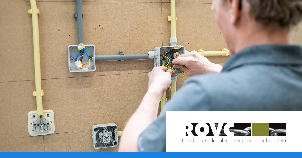 Vandaag is het de Bewust Veilig-dag. ROVC Ede biedt veel  
 trainingen aan op het gebied van veiligheid. Om stil te staan bij deze dag vroegen we onze accountmanagers hoe zij tegenover bewust veilig werken in de elektrotechniek staan.  

Meer lezen: ow.ly/Hipy50IvMuX