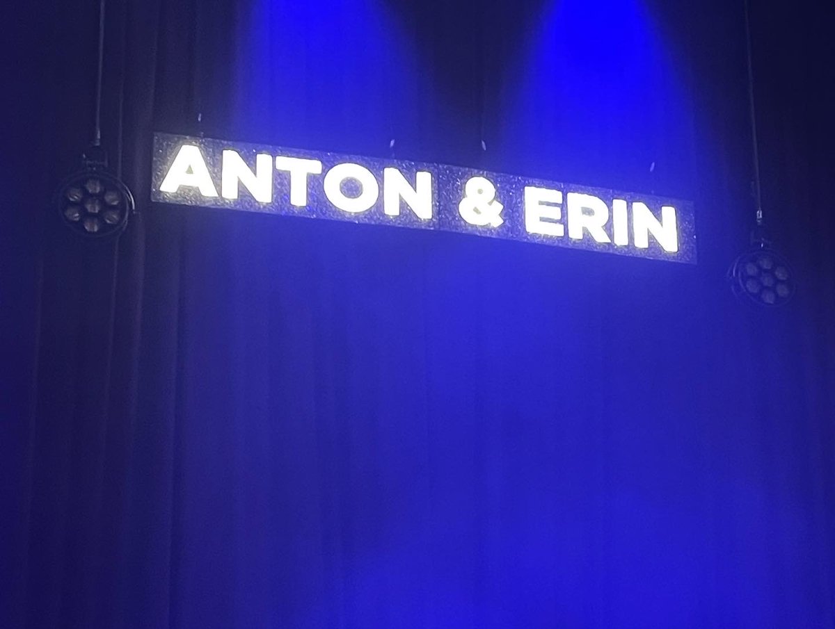 poodle555's tweet image. Have a fantastic last show @TheAntonDuBeke @Erinboag @lanceellington @elizabethfutter @ItsAdamLyons @lukefieldwright @kellychow85 @ellie_ogorman Barnaby Quarendon Bethany Dows and thank for such an incredible tour and all the chats and hugs after the shows xx