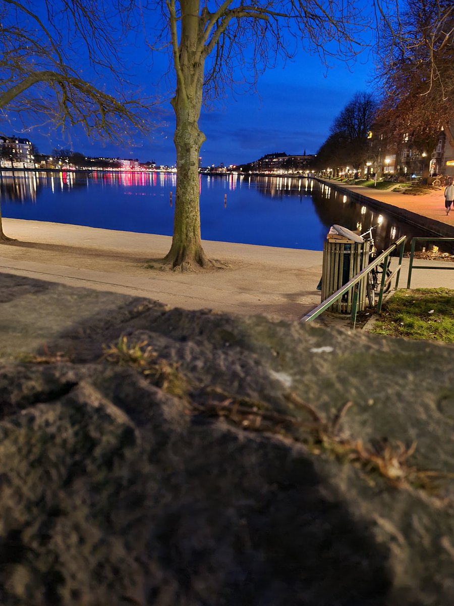 funnyguy744's tweet image. The beauty of copenhagen at night.
#mobilephotography
#Promode #nightmode #GalaxyS20Plus 
#Copenhagen
#Denmark