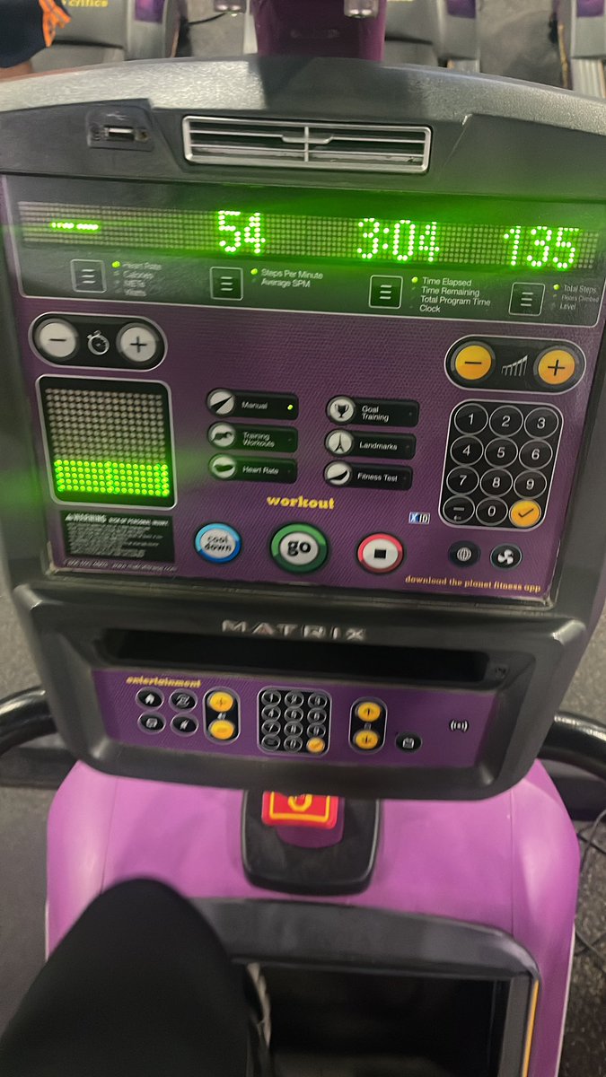 MiCoSlJr's tweet photo. Session 1 of 2… #PlanetFitness #stairs #Stretching #legday #legmorning #day3 #bi #fitness #UnderConstruction #thickFit #thickguy #huskular https://t.co/endXELTxxE