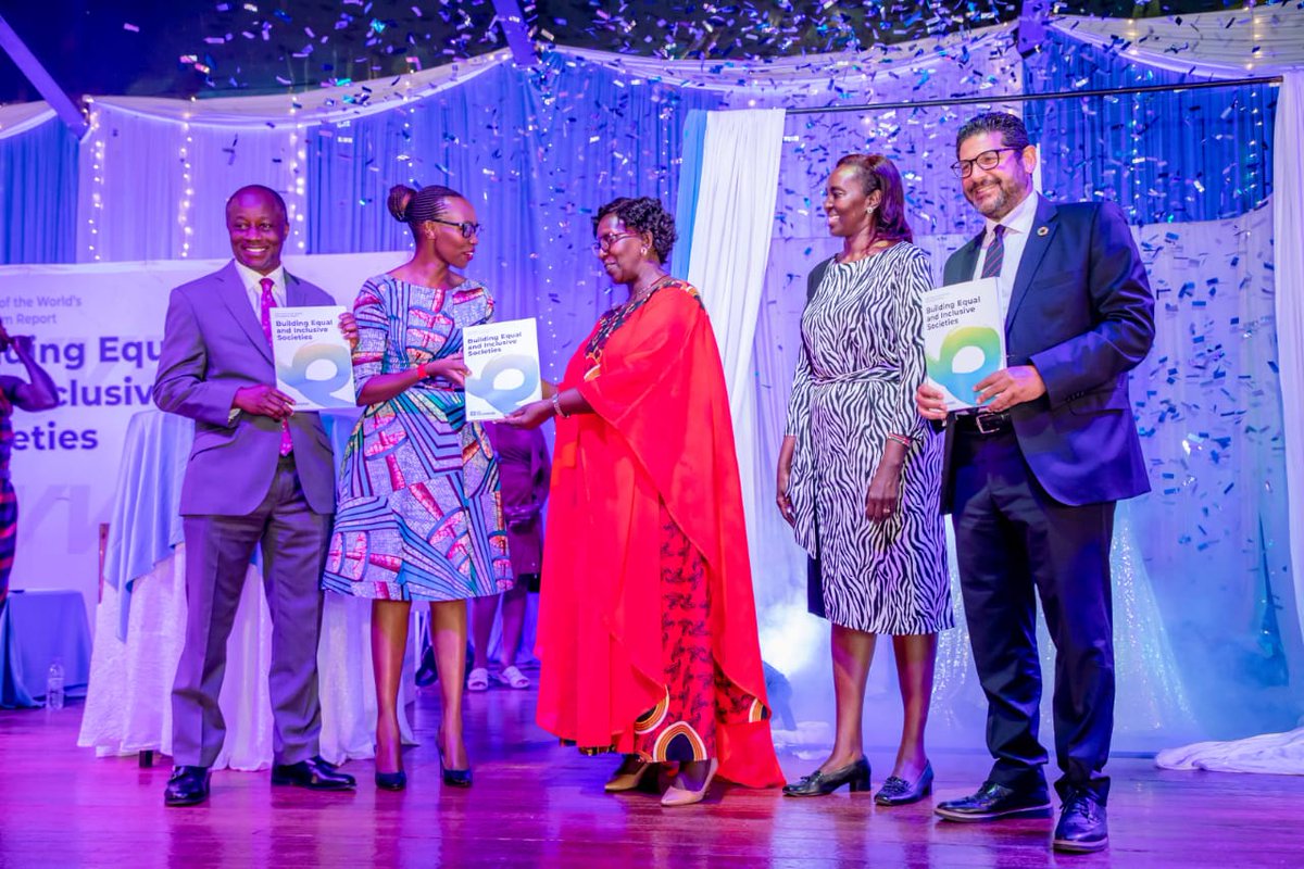 UNDPKenya's tweet photo. 👏👏👏We applaud all our volunteers for their contributions.

The 2022 State of the World’s Volunteerism Report #SWVR2022 findings show different pathways for leveraging volunteers’ invaluable expertise &amp; experiences for development &amp; attainment of #SDGs.
Res. Rep. @Walidbadawi https://t.co/COlrpDc9Uq