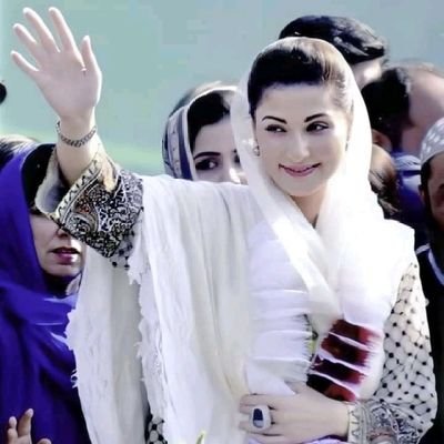 RaisaniOficial's tweet photo. The Princess of Punjab.
#MaryamHamzaLeadLongMarch
#MaryamNawazSharif
#MaryamNawaz
#PDM_Long_March https://t.co/X5EfTNpuBd
