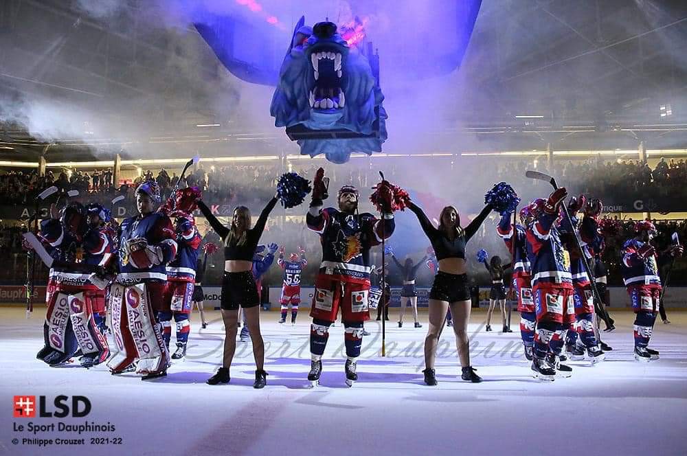 SportDauphinois's tweet photo. #Road2Finale #BDL #hockey
Les brûleurs de loups en finale de la Ligne Magnus #ligneMagnus
Ici ici c'est #Grenoble ! https://t.co/W5E0X634YG