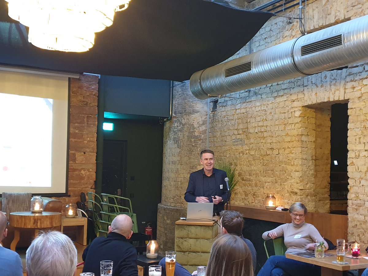 BioRNCluster's tweet photo. What? Why? Who? is the @ResearchLifesci in #Heidelberg and #Mannheim? striving to attract international talents, create innovative platforms, generate cross-institutional projects and achieve transfer and translation.
Full house for @wick_wolfgang yesterday at the #BioRNLounge https://t.co/rclZzBfaXa