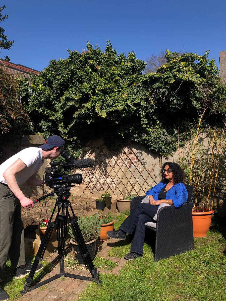 Ofmooseandmen's tweet photo. One year ago @MsSDuggal appeared on
@BBCTwo Book Club 'Between The Covers' hosted by @sarajcox
1st time a Bluemoose author has read on telly
@pollyanneconway
Should We Fall Behind. It was also short listed for the
@RSLiterature Encore Prize
Magic! https://t.co/oO7aFdwvpX