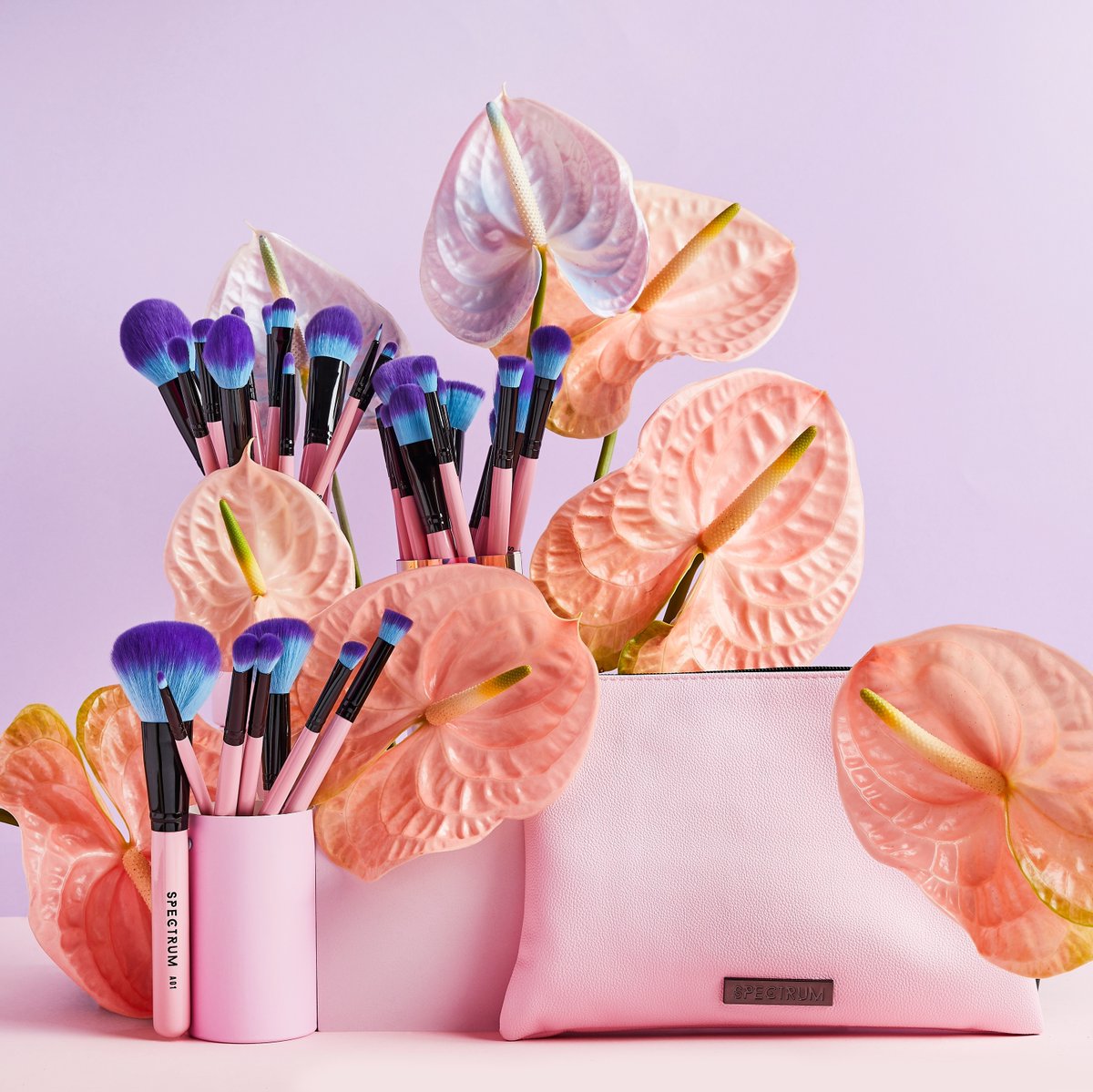 Spectrumbrushes's tweet photo. β Now with a blooming 30% OFF! β π·Serving you an uplifting pink pick-me-up this #humpday with our 30 Piece Millennial Set π β If you've been waiting to refresh your #brushcollection now's your chance darlings!ππ½β
β
Was Β£99.99 / NOW Β£79.99 πΈ β
β
https://t.co/96i6k7ljxF https://t.co/YUcqFRMkHc