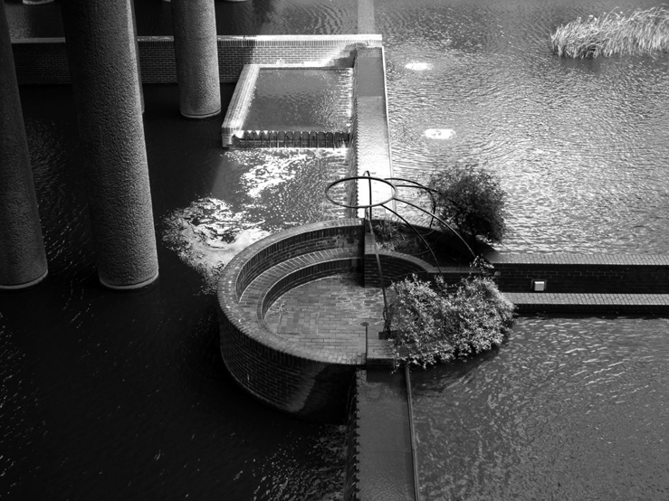 LookUpNAround's tweet photo. The sunken garden #blackandwhitephotography #monochrome #bnw #monochromatic #blacknwhite #urbanphotography #urbanphoto #photographiederue #photonoiretblanc #noiretblanc #bw #blackandwhite #streetphotography #architecturalphotography https://t.co/dWQveGbEUA