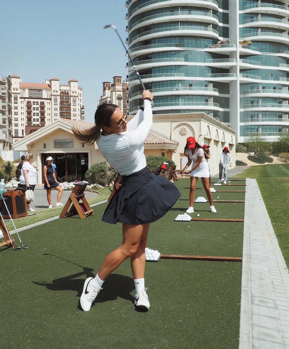 troonint's tweet photo. Last week the ladies from Instagram's tee_off_at_10 were sharing their passion for #golf at a cool @lovegolf_UK event with @amymillward4 at @theelsclubdubai Find out about #LadiesGolf: https://t.co/E9ux1JPRcO
 #ElsClubDubai  #LoveGolf #GrowTheGame @Troon 
📷 tee_off_at_10 https://t.co/o3AZ7cIV3D