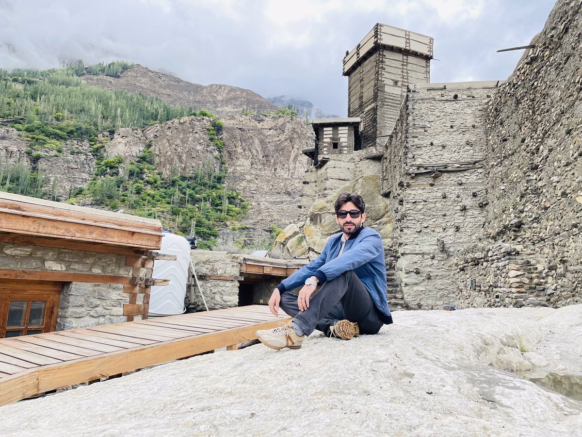 saifafridi374's tweet photo. #Hunza_Valley(GB)..❤️ https://t.co/ppzmzN8qJF