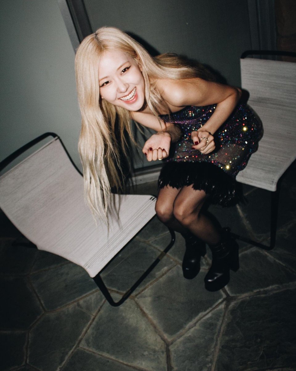 WE LOVE YOU ROSÉ! Fansés always got your back ❤️✨

블랙핑크 로제 #ROSÉ #로제