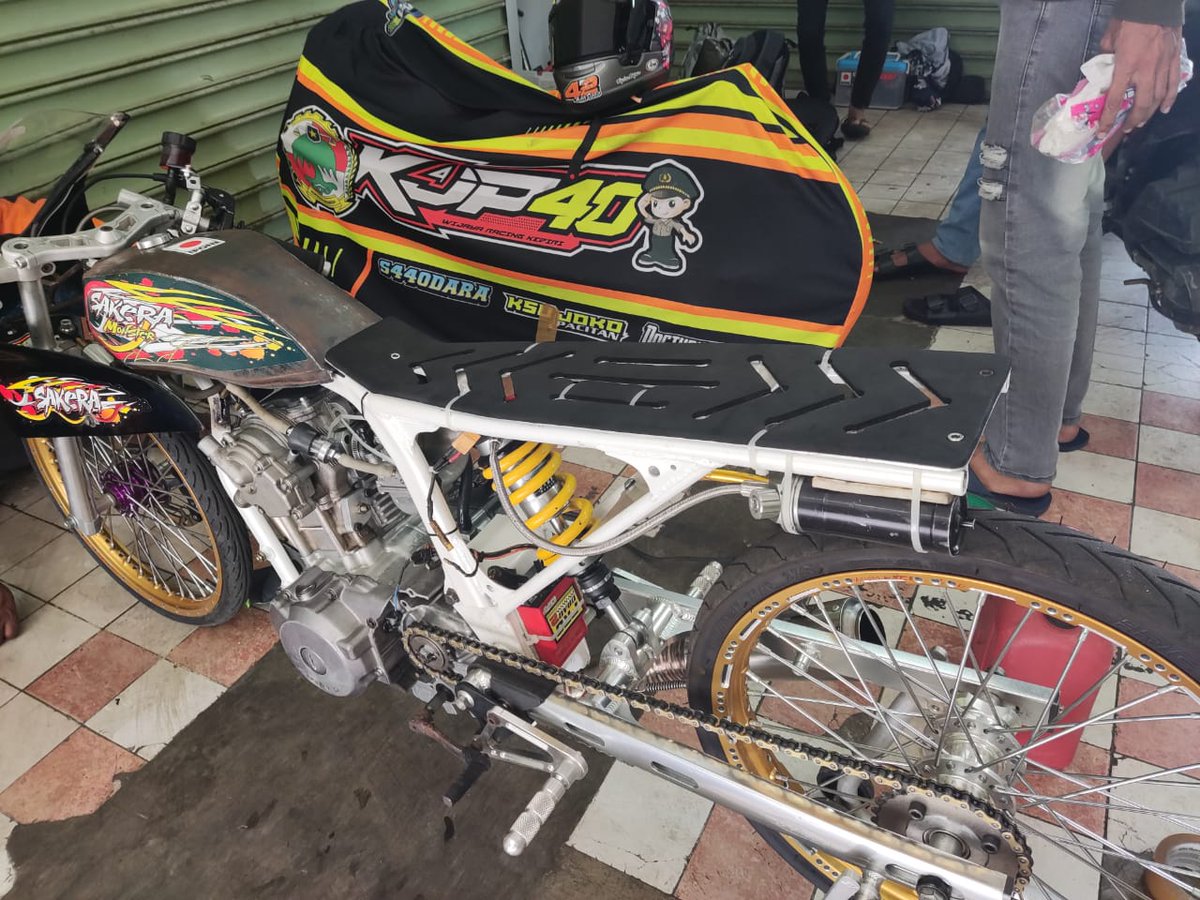 Jawa Timur punya
Wong kediri ora sepele 
Sentul international sirkuit