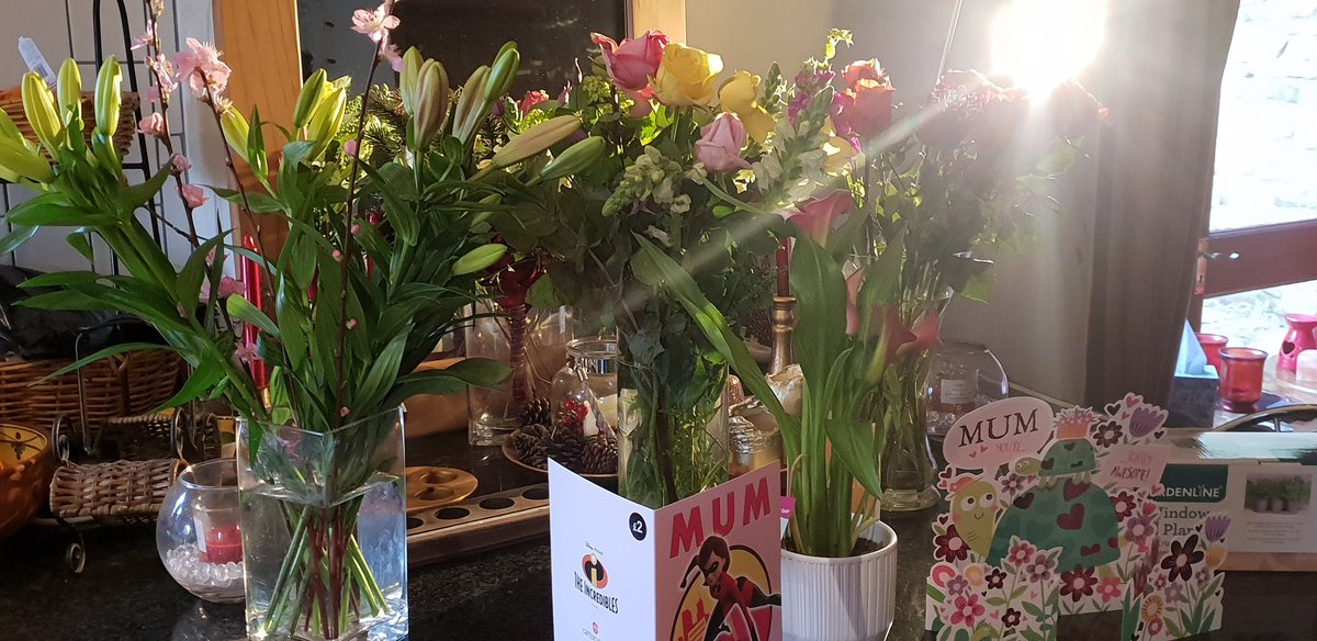 Debbie_abrahams's tweet image. Spoilt rotten on Sunday by my girls &amp;amp; John after a visit to the  @BBCNWT #pnw studios to discuss the #SpringStatement2022