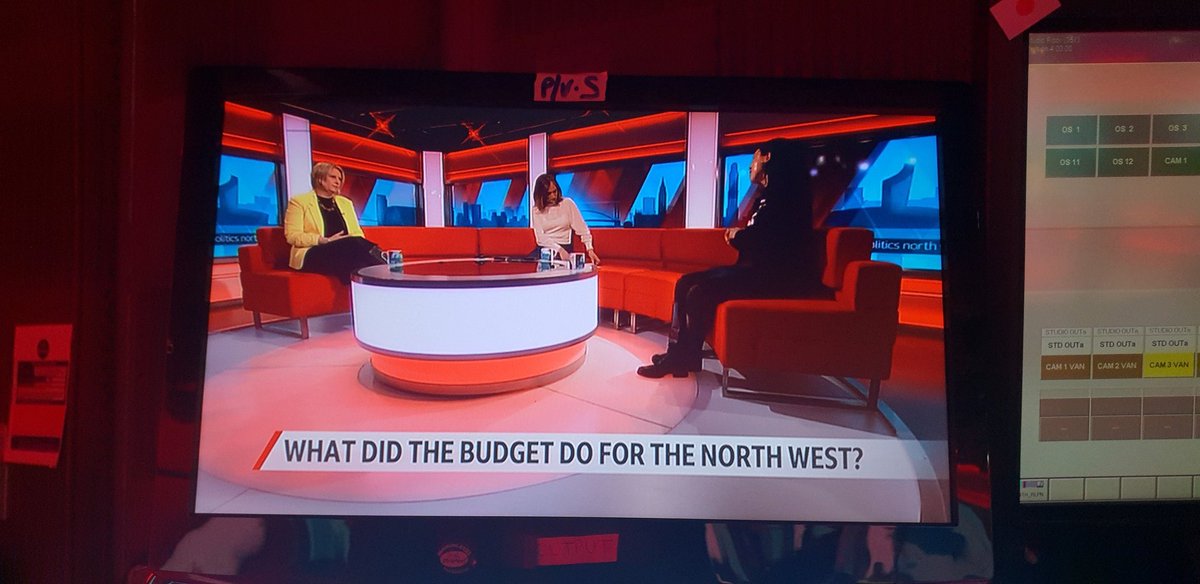 Debbie_abrahams's tweet image. Spoilt rotten on Sunday by my girls &amp;amp; John after a visit to the  @BBCNWT #pnw studios to discuss the #SpringStatement2022