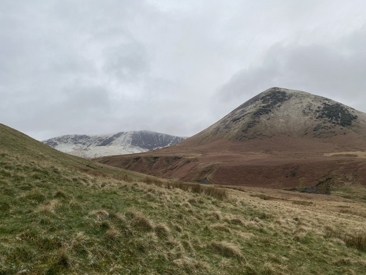 CollisonKim's tweet photo. Morning. Yesterday sunshine, today snow. Spring time 😀 #naturewalk #taper #northerntraverse #3sleeps https://t.co/g4p4uAwTuL
