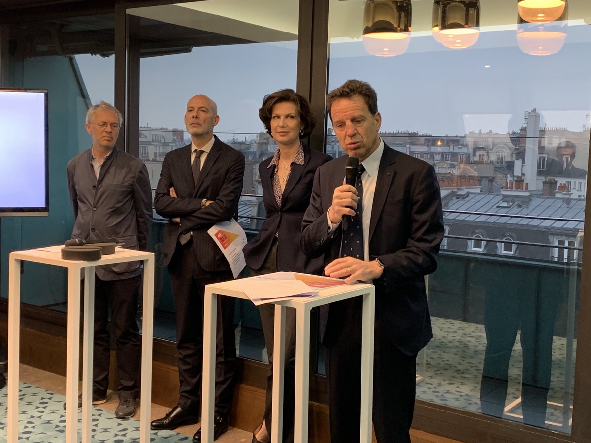 sylviehellmann's tweet photo. Lancement de #laref22 avec ⁦@fredericbedin⁩ ⁦@HOPSCOTCHgroupe⁩ ⁦@medef⁩ avec de belles nouveautés cette année https://t.co/caBxND010w